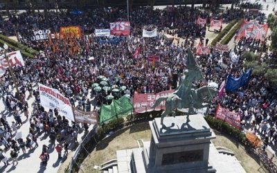 CONFLICTO DOCENTE EN SANTA FE.                                LA INSTITUCIONALIDAD QUE PREVALECE SOBRE EL RECLAMO DE UN SALARIO JUSTO.