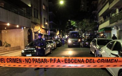 Los Lanzallamas.                                                                                                                                  Remo Erdosain-Fernando Sabag Montiel.                                                                                Siete locos se fugan del relato novelístico y      emergen como símbolo de las relaciones sociales miserables en  Argentina Siglo XXI