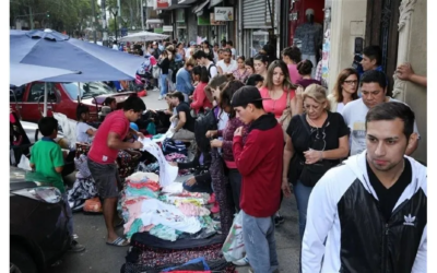 Cultura  dominante ,                              representaciones , imaginarios generacionales           y formación de sentido común desde el poder burgués con base social en los sectores medios.