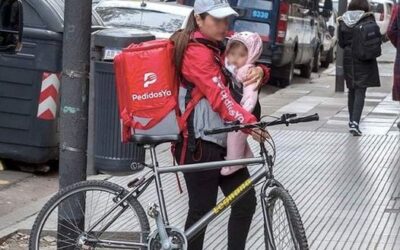 TENDENCIA A LA ADAPTACIÓN  QUE LE IMPONE A LA VANGUARDIA TRABAJADORA  LA PRESIÓN SOCIAL NEGATIVA AL  PROGRAMA SOCIALISTA.