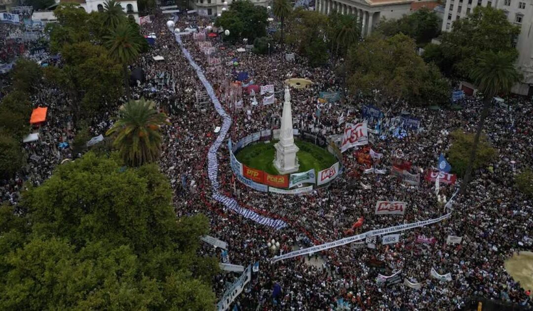 EL PROGRAMA SOCIALISTA COMO TEORÍA Y PRACTICA