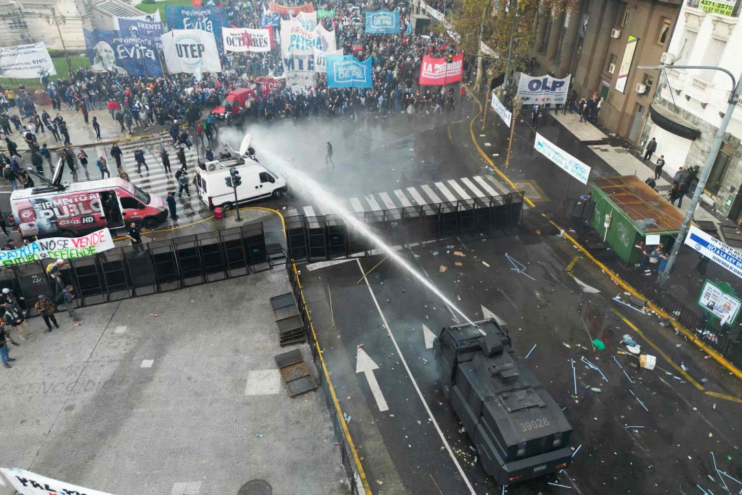 LA CUESTIÓN DEL SIGNIFICADO Y LA JUSTIFICACIÓN DE LOS ACTOS POLÍTICOS.